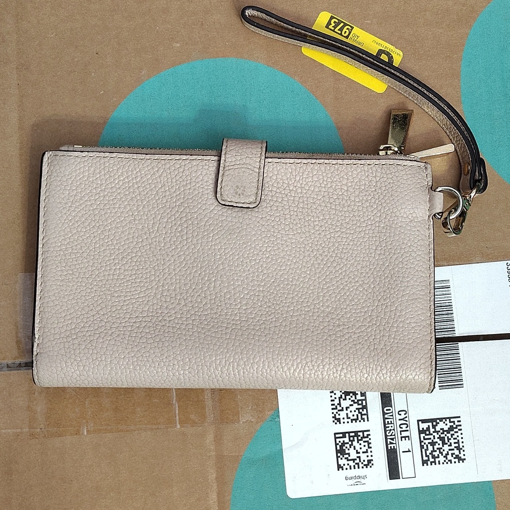 Michael Kors Blush Pink Leather Wristlet Wallet with Gold Hardware - Picture 8 of 8
